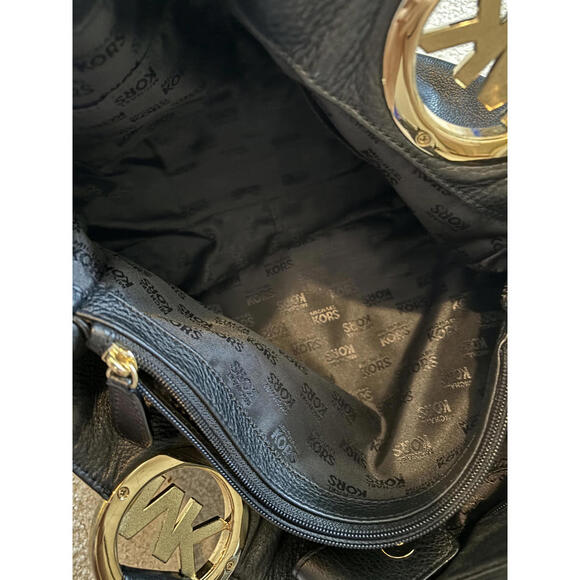 NWOT Michael Kors Black Leather Fulton East/West Tote Bag with Logo Charm - Picture 9 of 9